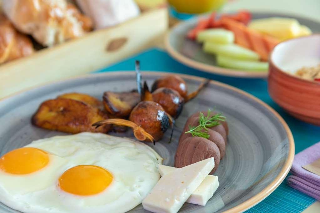 Hyatt Centric San Salvador Hotel Restoran gambar